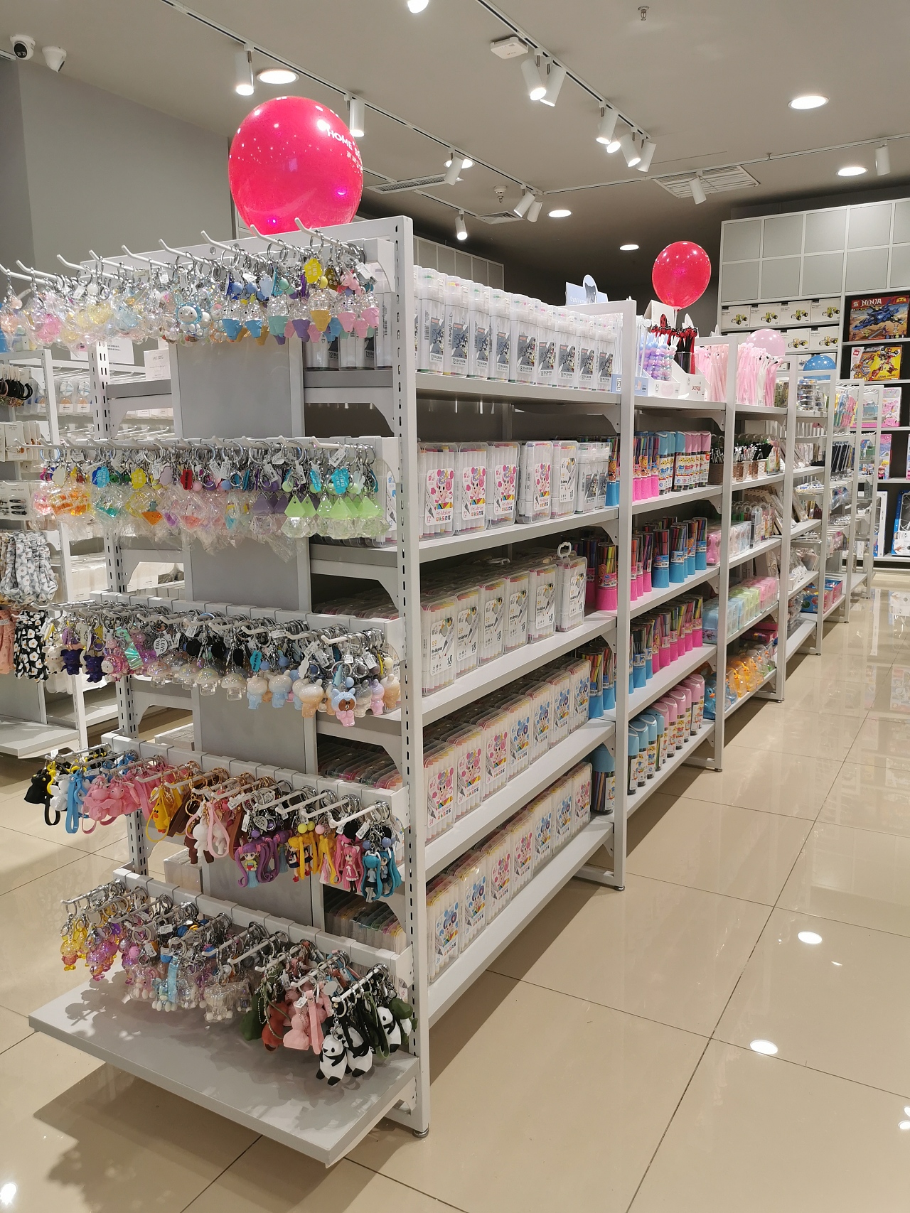 Nome家居貨架與諾米百貨貨架產(chǎn)品陳列技巧 提升飾品店吸引力